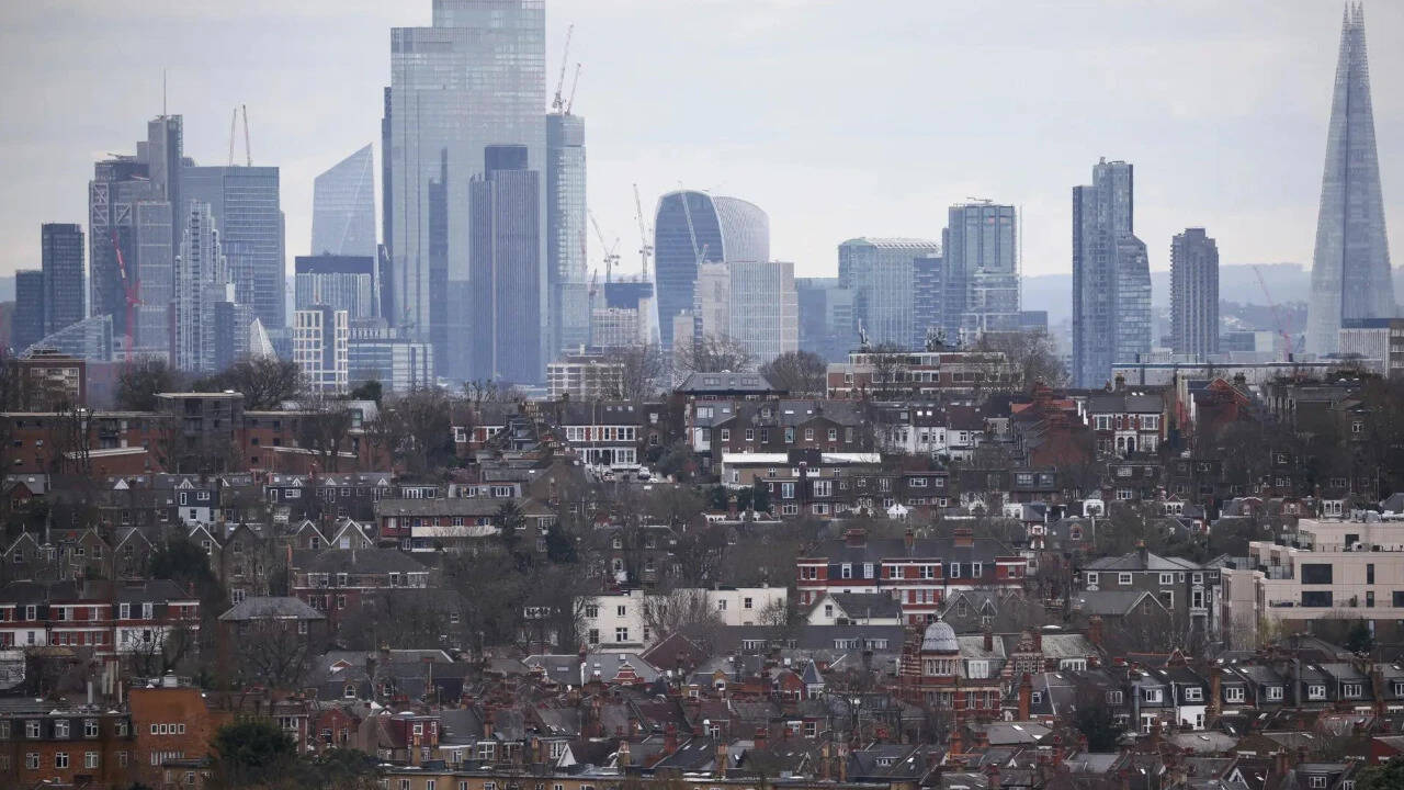 UK House Prices Face Prolonged Stagnation