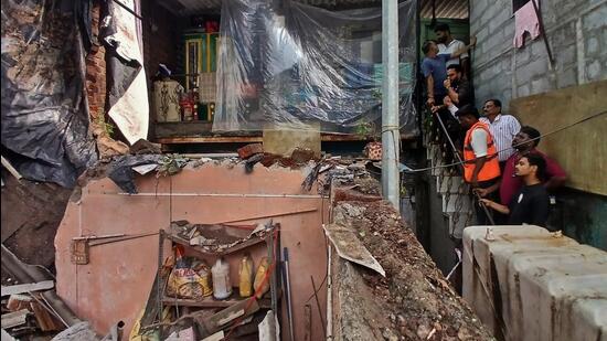 Thane Balcony Collapse Kills 1, Injures 2