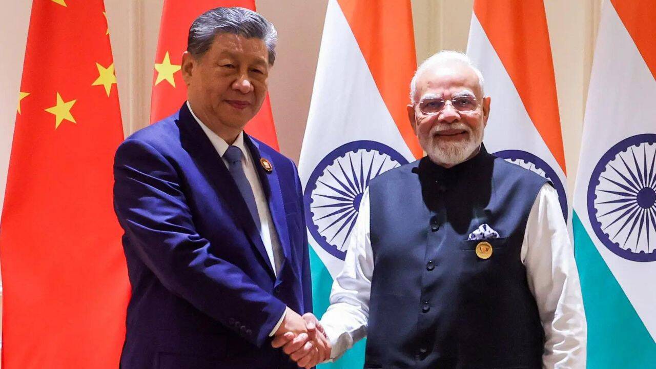 PM Modi Pauses Speech for Xi
